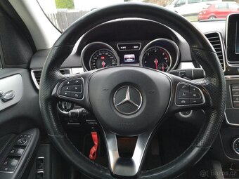 MERCEDES GLE 250D 4X4 NOVÉ V ČR/1.MAJITEL/PLNÝ SERVIS/2017 - 15