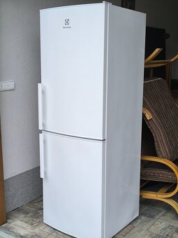 Lednice s mrazákem Electrolux  EN3201MOW - 15