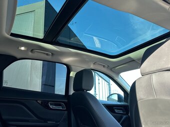 Jaguar F-Pace 2017 - 15