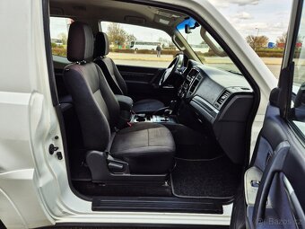 MITSUBISHI PAJERO 3.2DiD 140KW 2016 1 MAJITEL XENON NAVIJÁK - 15