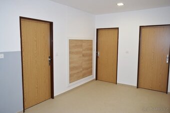Pronájem bytu 2+kk v centru Hořic na náměstí - 15