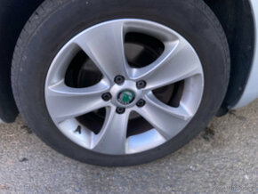 Škoda Superb 1.6 TDI Ambition PĚKNÝ STAV - 15