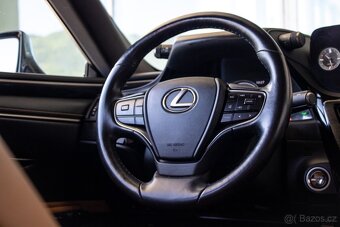 Lexus ES300h - 15