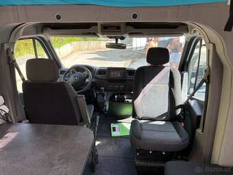 RENAULT s nástavbou pro MOTOKROS, obytné. - 15