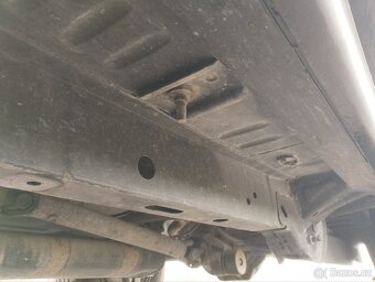 Jeep Cherokee 2,8 crdi 120kw BEZ KOROZE - 15