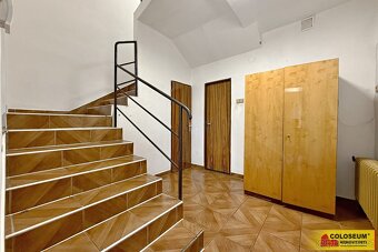 Komňa, RD 5+2, terasa, sklepy, garáž - rodinný dům - 15