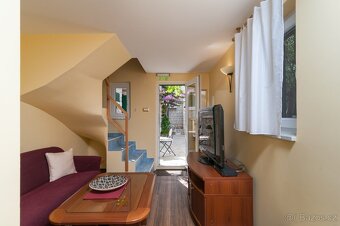 Jen 70 m od pláže – apartmánový dům na prodej, Omišská rivié - 15
