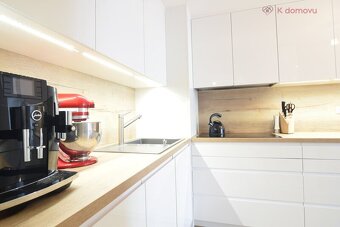 Pronájem  rodinného domu 4+KK, 160 m2 s garáží  a zahradou,  - 15