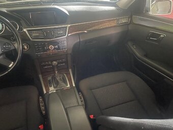 MB E 220CDi combi 2011 Aut. slušný stav a km. Elegance - 15