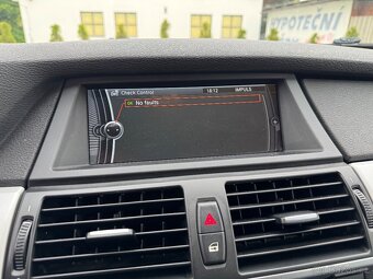 BMW X5 xDrive 30d TOP STAV PO SERVISECH - 15