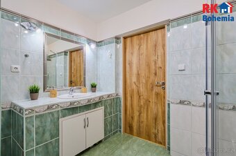 Prodej rodinného domu 4+1 s lodžií a s garáží v obci Hradeší - 15