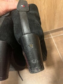 Kotníkové kožené černé boty na podpatku Tommy Hilfiger - 15