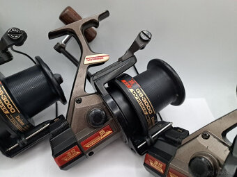 Rybářský naviják X3 Daiwa GS3000 Whisker Tournament SS3000 J - 15