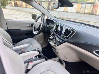 Chrysler Pacifica Hybrid Limited 2018 / 3.6 - 15