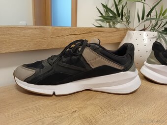 Under Armour pánské teenisky vel. 46/47 kožené - 15
