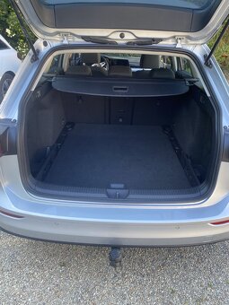 VW Golf 8 2.0TDI 2022 Kombi/Tažné/Ambient/ACC - 15