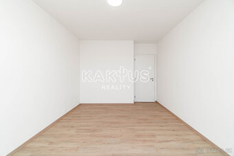 Pronájem bytu 4+KK (114m²) s předzahrádkou v novostavbě na u - 15