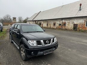 Prodám na Nissan Navara D40 4 dveř 2,5 nafta - 15