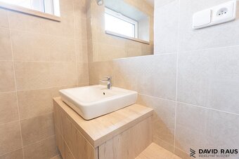 Prodej rodinného domu 4+kk s bazénem (140,4 m2) a zahradou,  - 15
