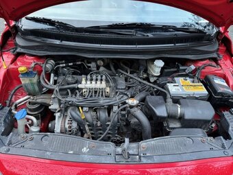 Hyundai i20 1.2i LPG výborný stav, letní a zimní kola STK - 15