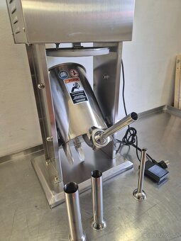 ELEKTRICKÁ PLNIČKA KLOBÁS 15 L dělo silná - 15