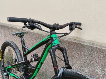 YT Industries Capra AL Comp 2 vel. L roku 2016 - 15