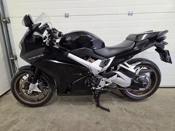 Honda VFR 800 VTEC - 15