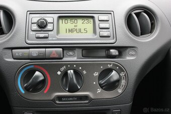 Toyota Yaris 1.0 VVT-i, KLIMA, bez koroze - 15
