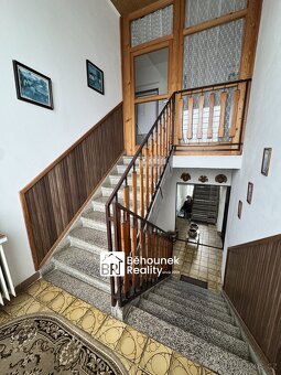 Dvougenerační RD s kanceláří, 2 x garáž, velká zahrada - Pra - 15