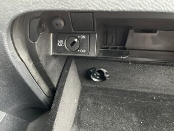 Volkswagen Golf 6 1.2tsi 77 KW, vyhř. sedačky, klimatizace - 15