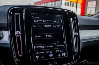 Volvo XC40 D4 Momentum AWD A/T - 15