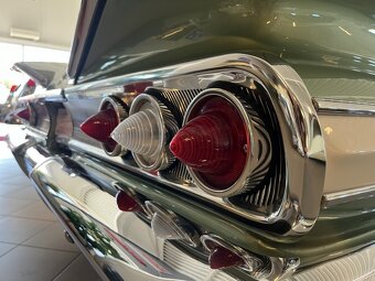 1960 Chevrolet Impala Sportcoupe - 15