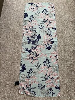 Nový dámský šátek Avon - orig. balení, vzor květiny - 15