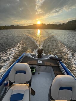 Použitá rybářská loď RiverFox 470 + motor + vlek - 15