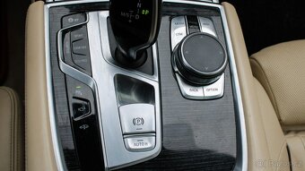 BMW Rad 7 750i xDrive A/T, FULL výbava, odpočet DPH - 15