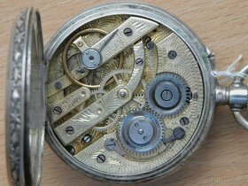 Historické starožitné celostříbrné kapesní hodinky s řezaným - 15
