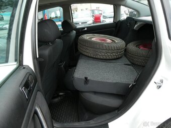 Volkswagen Passat 1.9 TDI 96kW 2x kola, po STK - 15