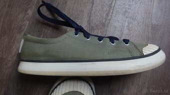 Dvoje tenisky Keen v.40 - 15