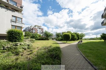 Prodej světlého 2+kk 48m2 plus balkon 6m2 a garážové stání,  - 15