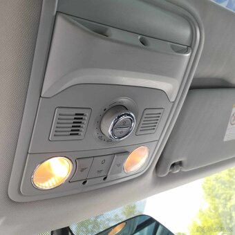 Škoda Octavia 2,0 TDI 4X4 kombi - 15