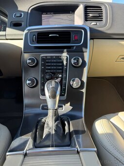 Volvo V60 2.4D PLUG-IN HYBRID AWD 4x4 SUMMUM - 15