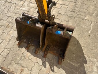 Prodám minibagr JCB 8008 CTS - 15