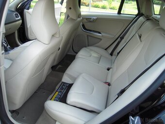 Volvo V60 2,4 D6 PHEV Luxusní vůz - 15