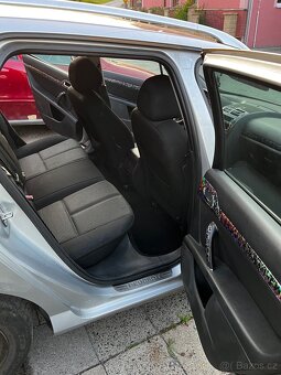 Peugeot 407 SW - 15