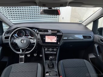 VW Touran 1.6 TDI, r.v. 2018 – perfektní stav, 7 míst - 15