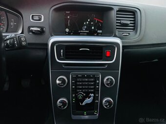 Volvo V60 2.0D3 5VÁLEC MANUÁL LED VÝHŘEV SENZORY - 15