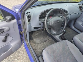Ford Fiesta 1.3i - 15