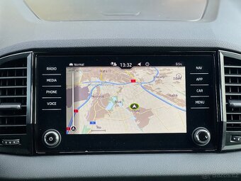 Škoda Karoq 1.5 TSI 110Kw SPORTLINE Virtuál M2023 - ZÁRUKA - 15