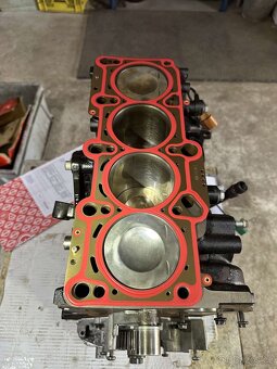 VOLKSWAGEN Golf 5 GTI - 15