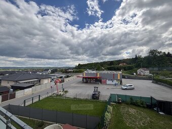 Pronájem bytu 3+kk 76 m², Včelná - 15